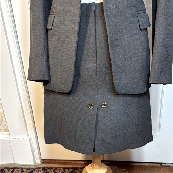 Vintage EUC Emporio Armani Beautifully Embellished Gray/Blue Suit Jacket/Skirt 🤩 - Picture 7 of 16